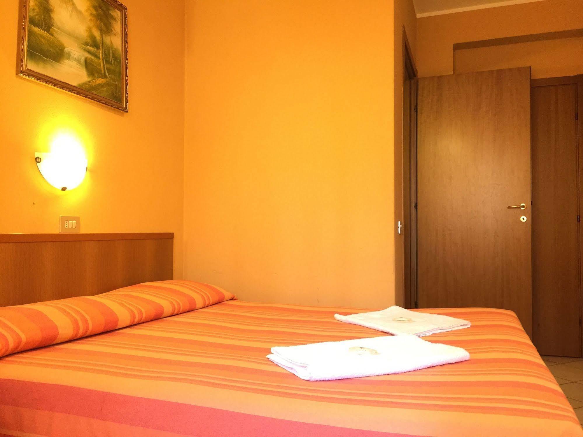 Hotel Adelchi Milan Exterior photo