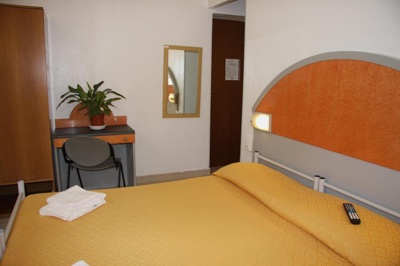 Hotel Adelchi Milan Exterior photo